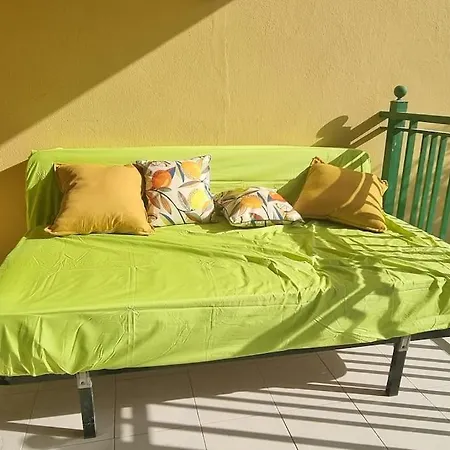 Atlantic Garden Charli קורלחו